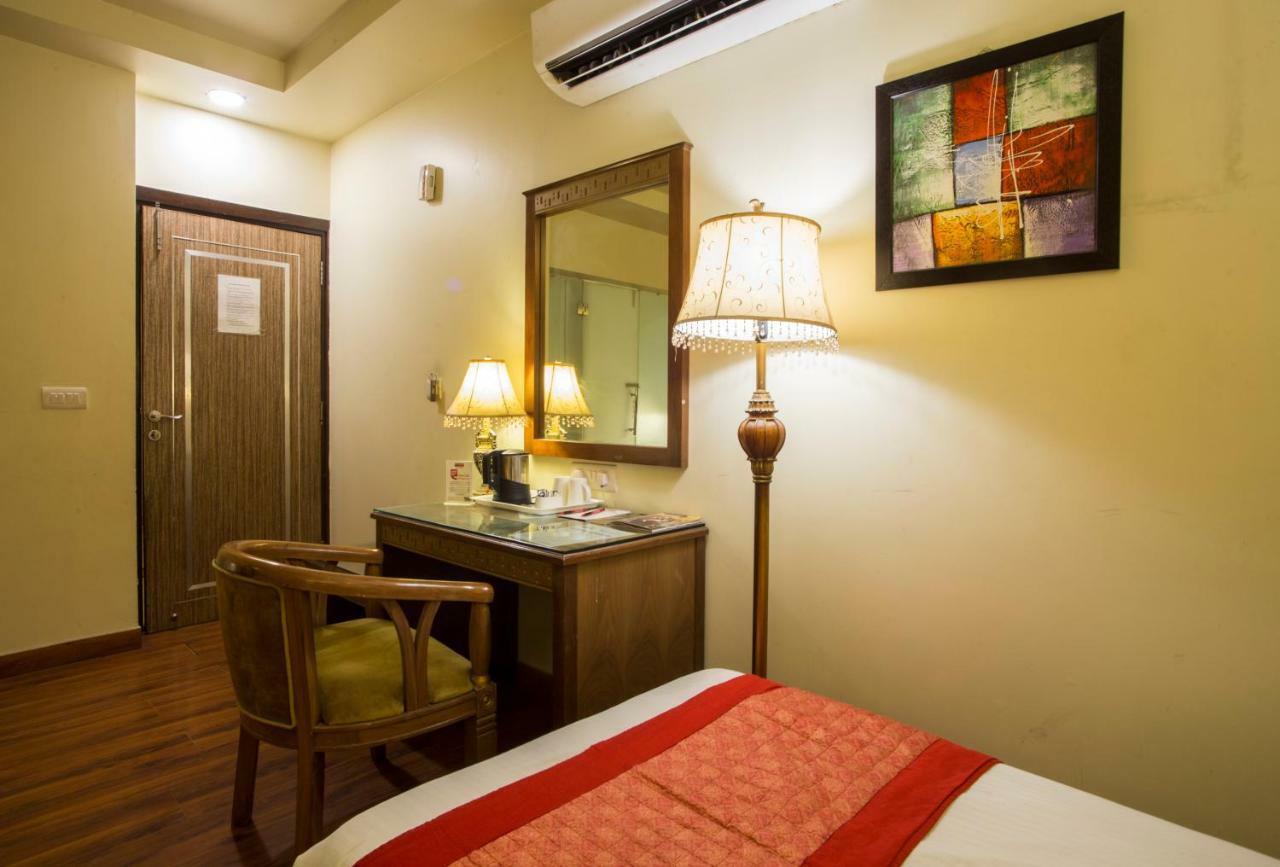 Hotel Picasso Delhi  Esterno foto