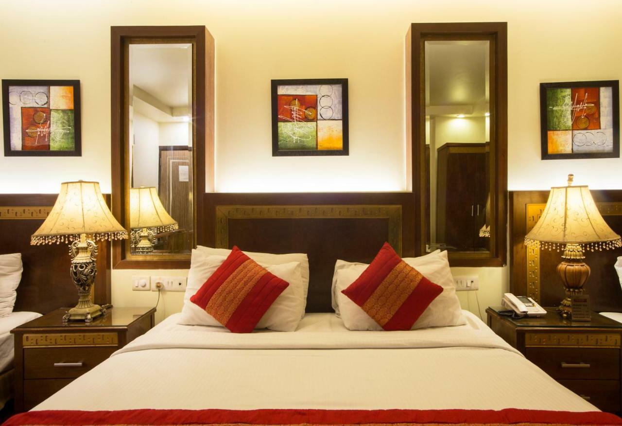 Hotel Picasso Delhi  Esterno foto