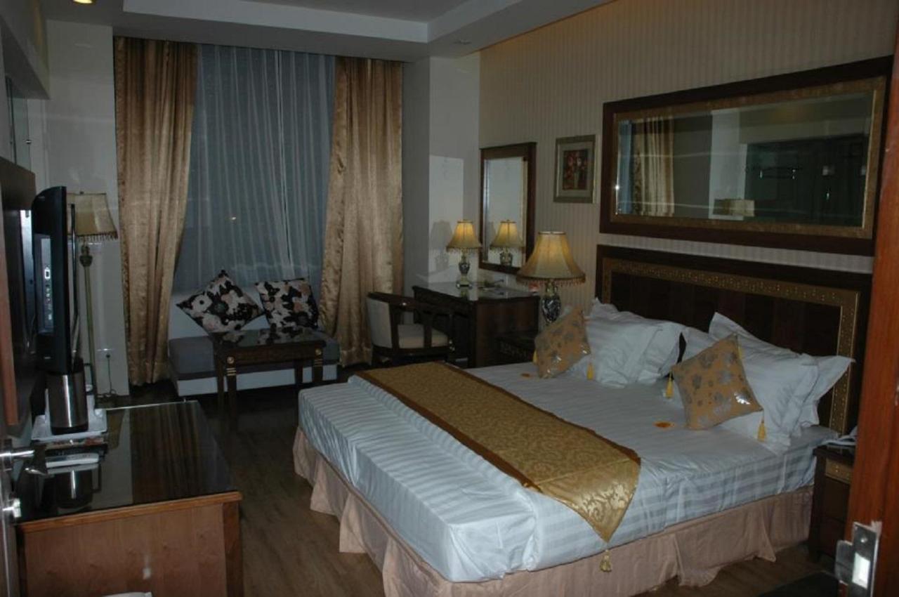 Hotel Picasso Delhi  Esterno foto
